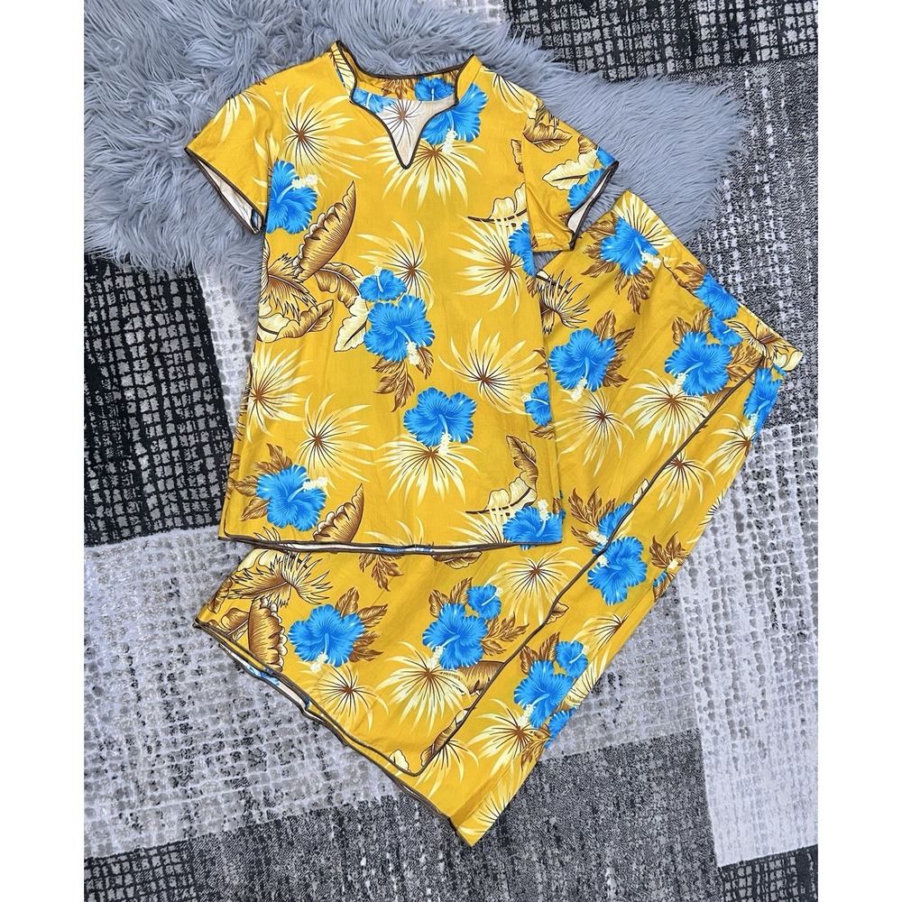 Women's Traditional Fiji Sulu & Blouse Top With Blue Floral Accented 2pc Set